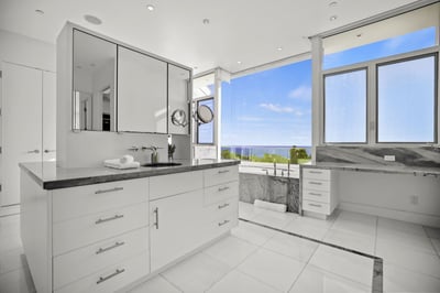 Luxury Villa Photo #38
