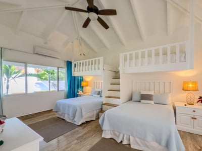 Luxury Villa Photo #21