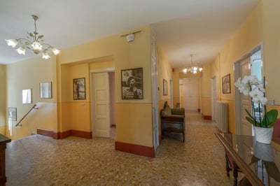 Luxury Villa Photo #17