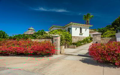 Luxury Villa Photo #9