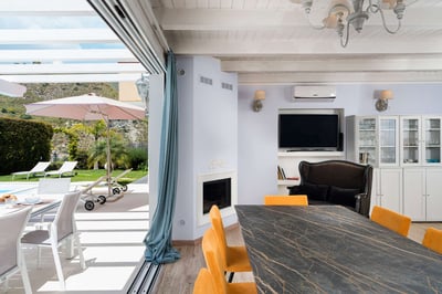 Luxury Villa Photo #25