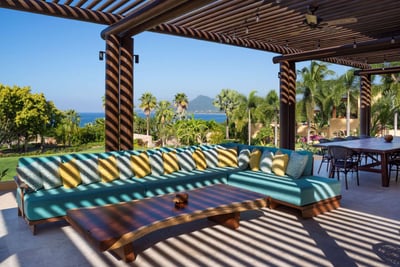 Luxury Villa Photo #4