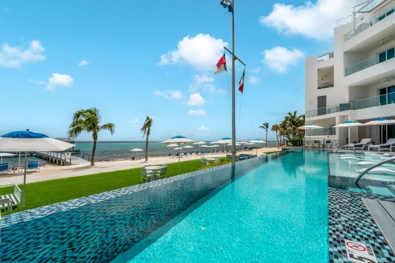 Club Suites at Rum Point 3 BDM Pool Suite