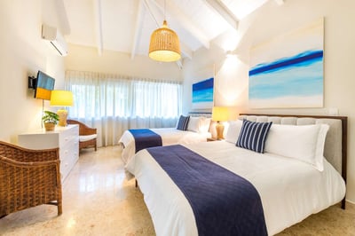 Luxury Villa Photo #21