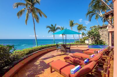 Luxury Villa Photo #6