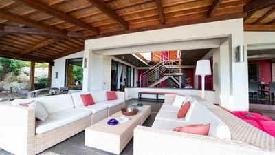 Outdoor Lounge