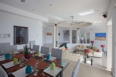 Luxury Villa Photo #15