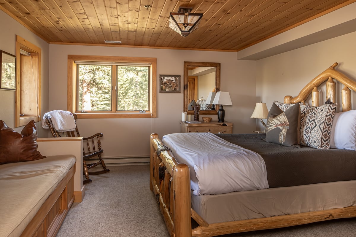 Huckleberry Hideaway