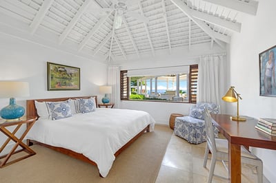 Luxury Villa Photo #22