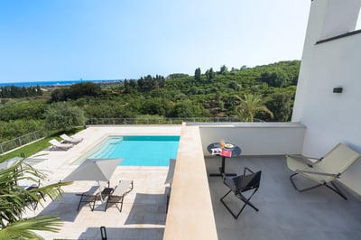 Luxury Villa Photo #10