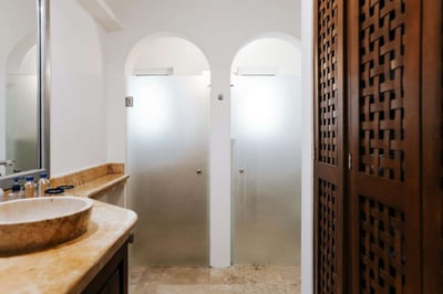 Luxury Villa Photo #47