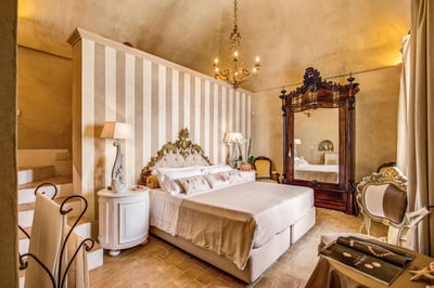Luxury Villa Photo #25