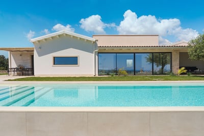 Luxury Villa Photo #5