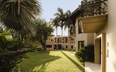 Luxury Villa Photo #15