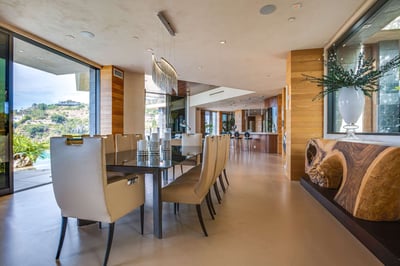Luxury Villa Photo #25