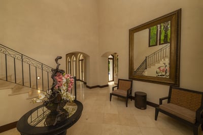 Luxury Villa Photo #42