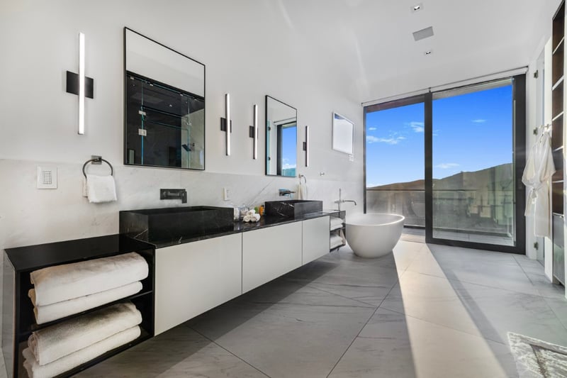 Linda Flora Modern Estate