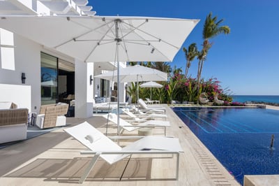 Luxury Villa Photo #11