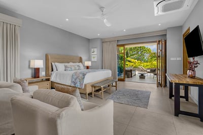 Luxury Villa Photo #27