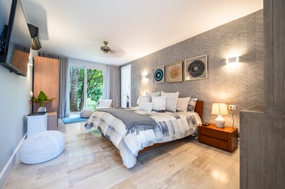 Luxury Villa Photo #25