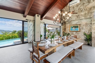 Luxury Villa Photo #18