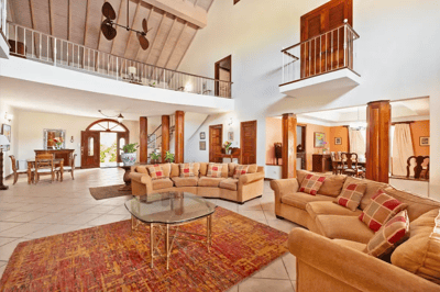 Luxury Villa Photo #15