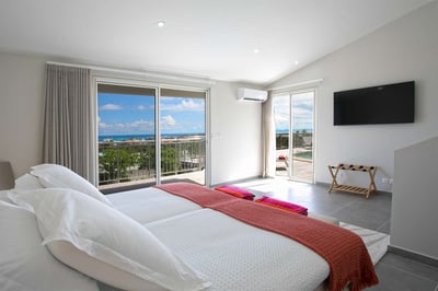 Luxury Villa Photo #23