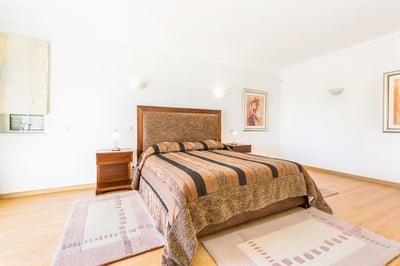 Luxury Villa Photo #15