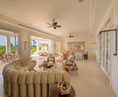 Luxury Villa Photo #18