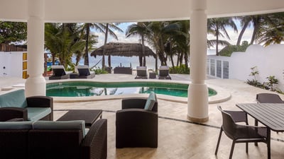 Luxury Villa Photo #17