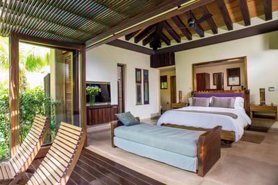 Luxury Villa Photo #16