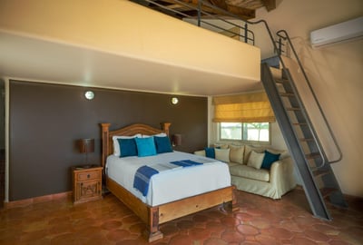 Luxury Villa Photo #26