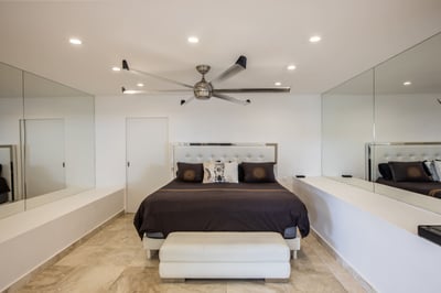 Luxury Villa Photo #39