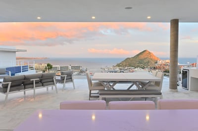 Luxury Villa Photo #13