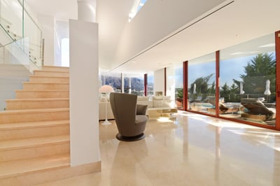 Luxury Villa Photo #17