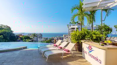 Luxury Villa Photo #11