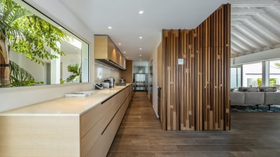 Luxury Villa Photo #32
