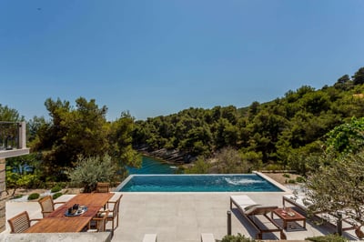 Luxury Villa Photo #5