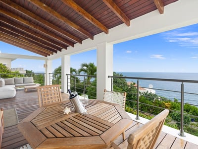 Luxury Villa Photo #3