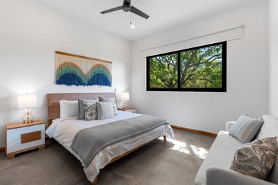 Main House – Suite 3: King Bed, AC & Closet