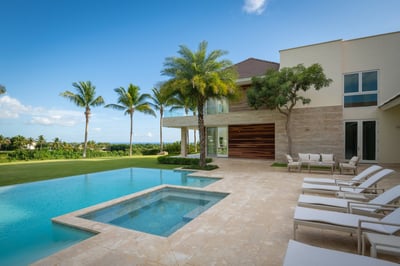 Luxury Villa Photo #6