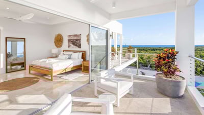 Luxury Villa Photo #23