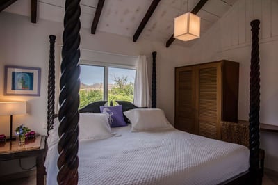 Luxury Villa Photo #32