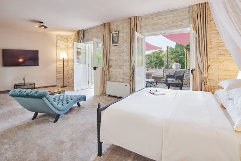 Villa Supetrus Palace