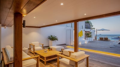 Luxury Villa Photo #15