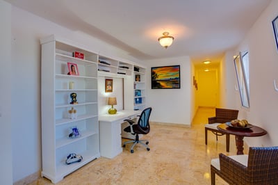Luxury Villa Photo #24