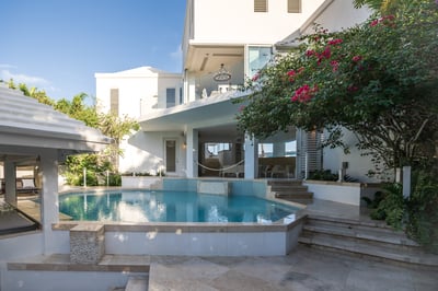 Luxury Villa Photo #21