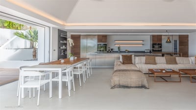 Luxury Villa Photo #21