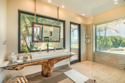 Luxury Villa Photo #47