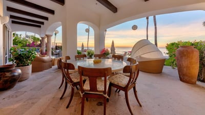 Luxury Villa Photo #23